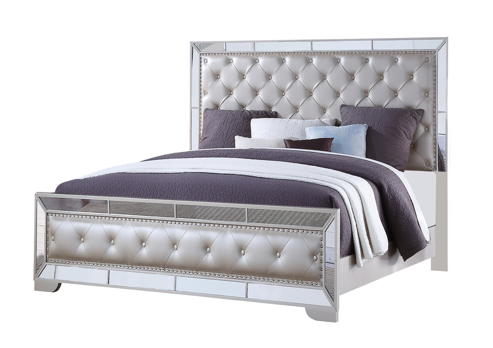Gloria Contemporary Style Queen Bed in White finish Wood